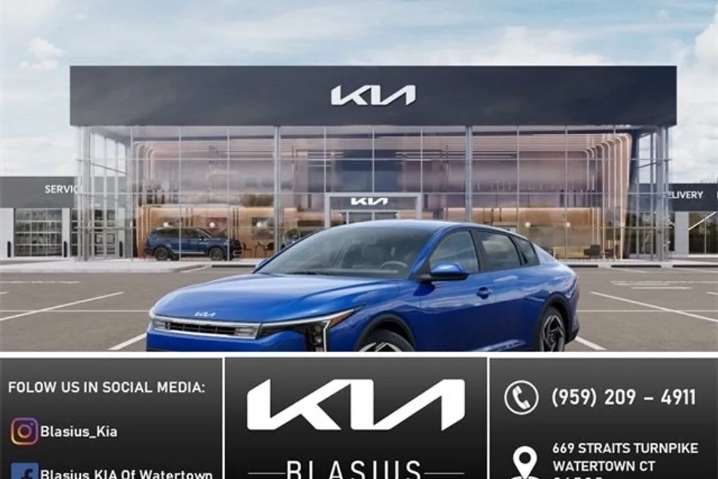 2025 Kia K4 EX photo 1