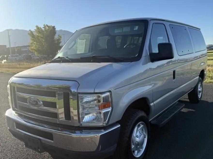 2011 Ford E-350 photo 1