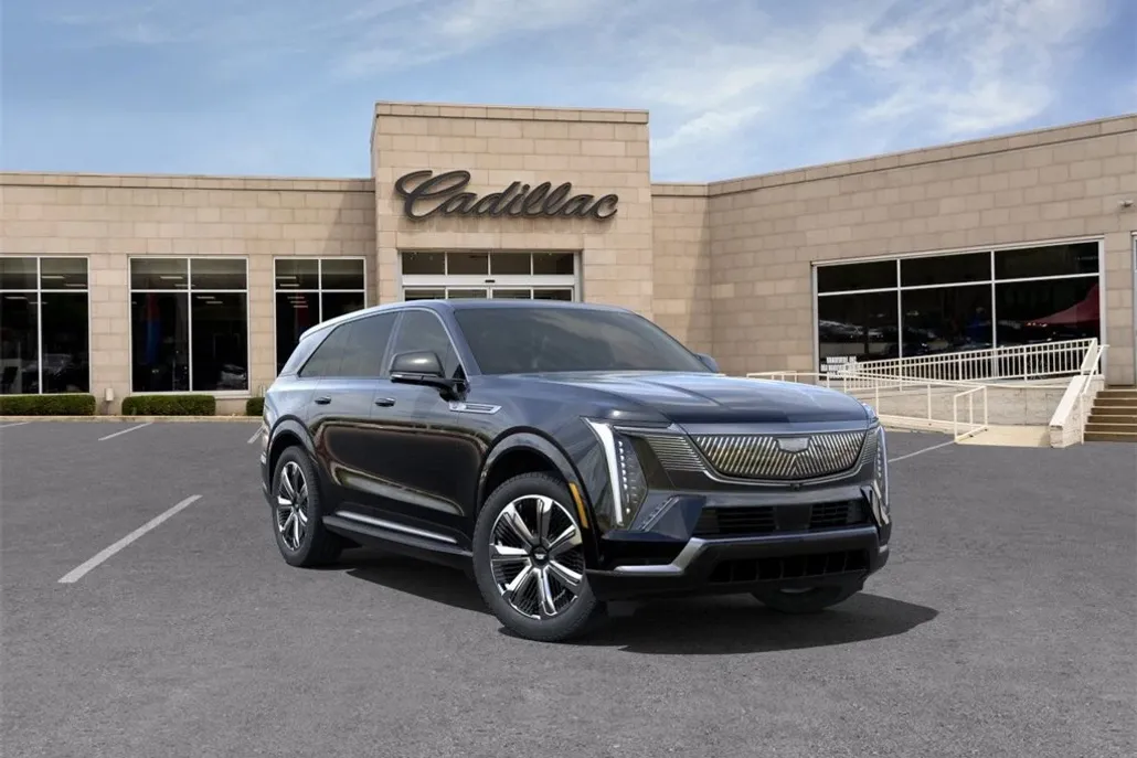 2025 Cadillac Escalade IQ Luxury photo 1