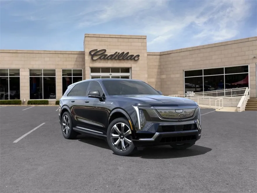 2025 Cadillac Escalade IQ Luxury photo 1