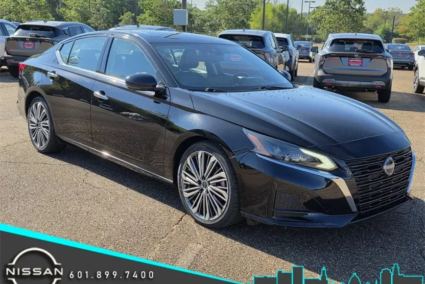 2023 Nissan Altima 2.5 SL photo 1