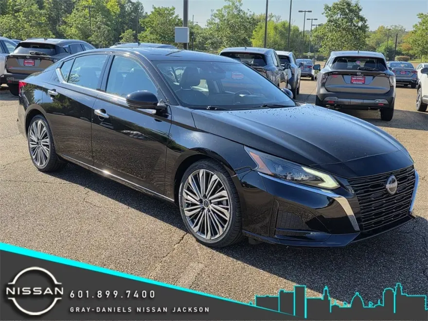 2023 Nissan Altima 2.5 SL photo 1