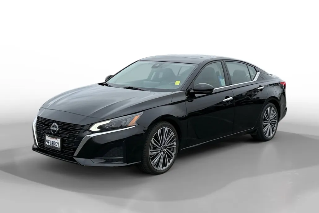 2023 Nissan Altima 2.5 SL photo 1