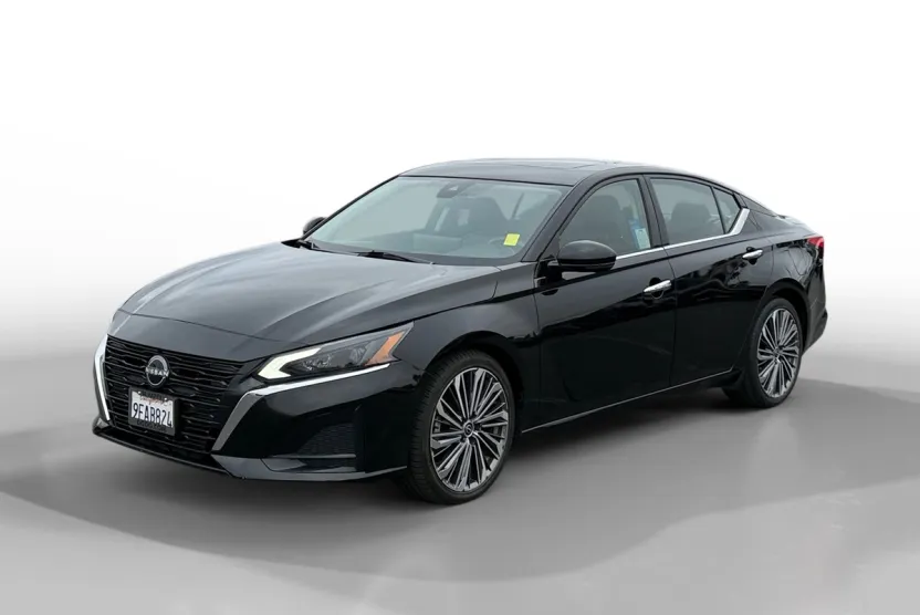2023 Nissan Altima 2.5 SL photo 1