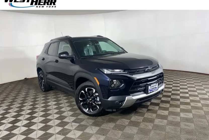 2021 Chevrolet Trailblazer LT photo 1