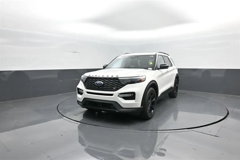 2022 Ford Explorer ST photo 1