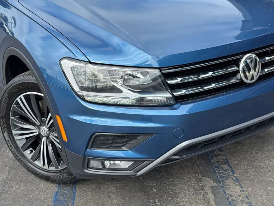 2018 Volkswagen Tiguan SEL photo 1