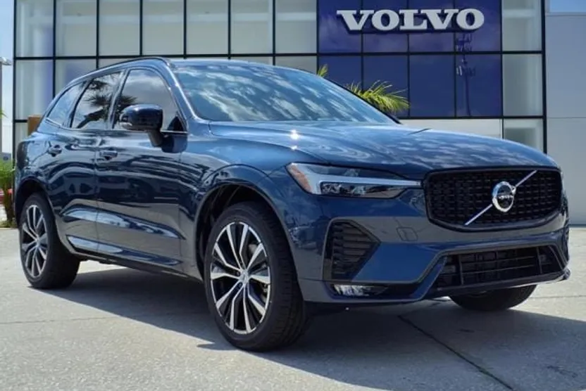 2025 Volvo XC60 B5 Plus photo 1