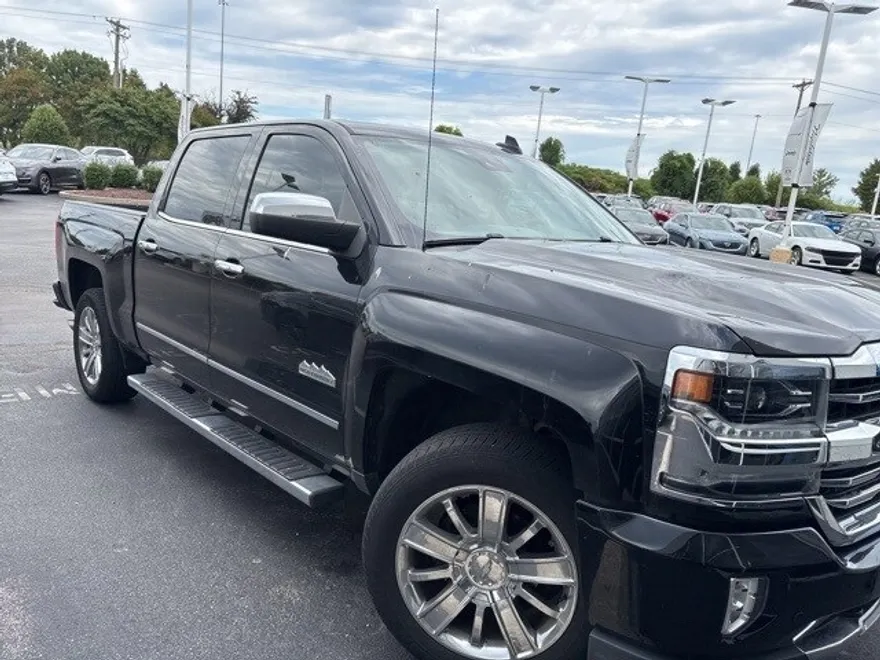 2017 Chevrolet Silverado 1500 High Country photo 1