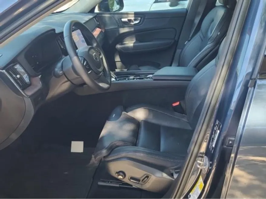 2023 Volvo XC60 Ultimate photo 1