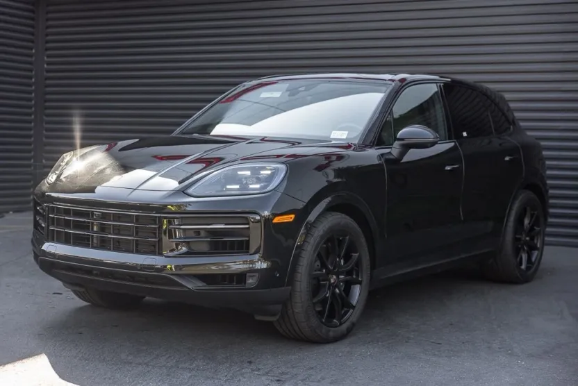 2025 Porsche Cayenne photo 1