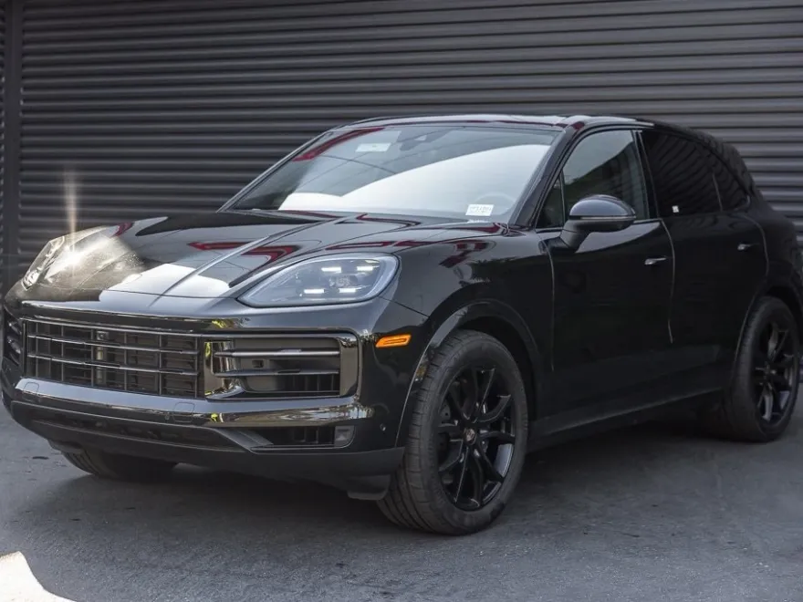 2025 Porsche Cayenne photo 1
