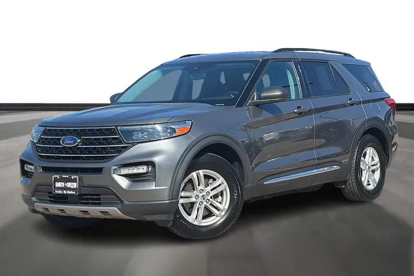 2021 Ford Explorer XLT photo 1