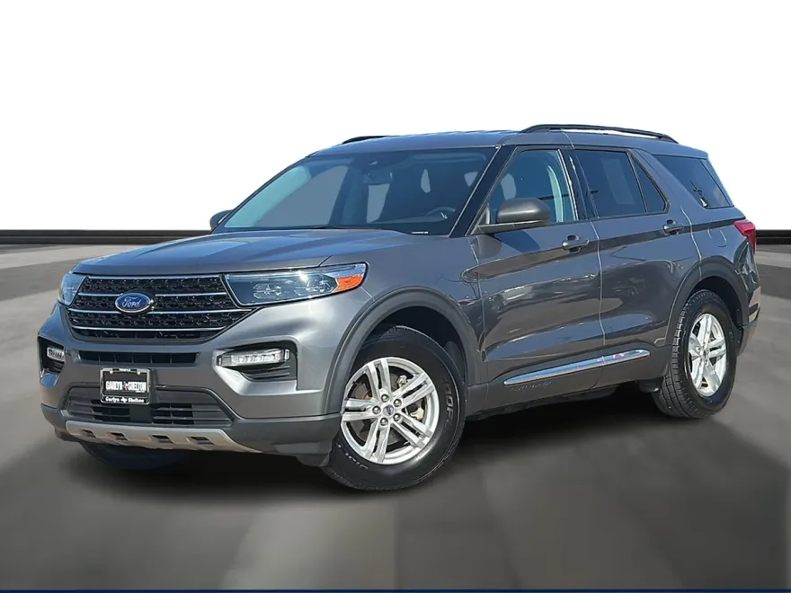 2021 Ford Explorer XLT photo 1