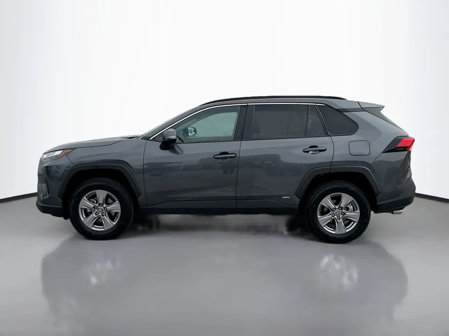 2024 Toyota RAV4 Hybrid LE photo 1