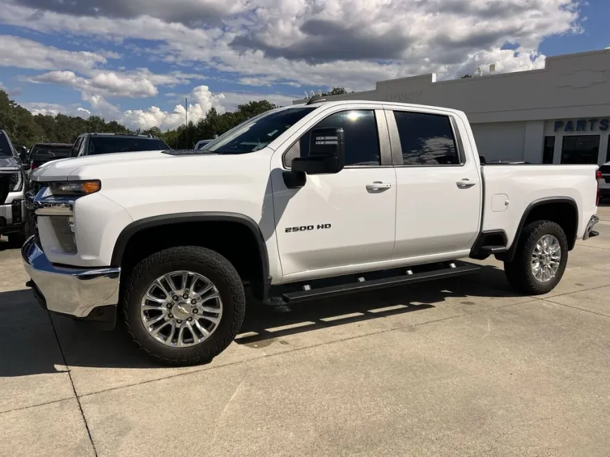 2022 Chevrolet Silverado 2500HD LT photo 1