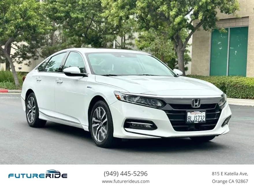 2019 Honda Accord Hybrid Touring photo 1