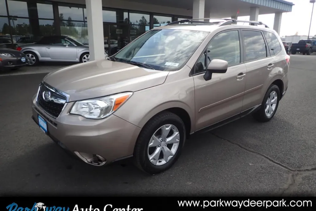 2015 Subaru Forester 2.5i Premium photo 1