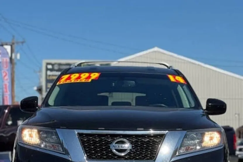2014 Nissan Pathfinder SL photo 1