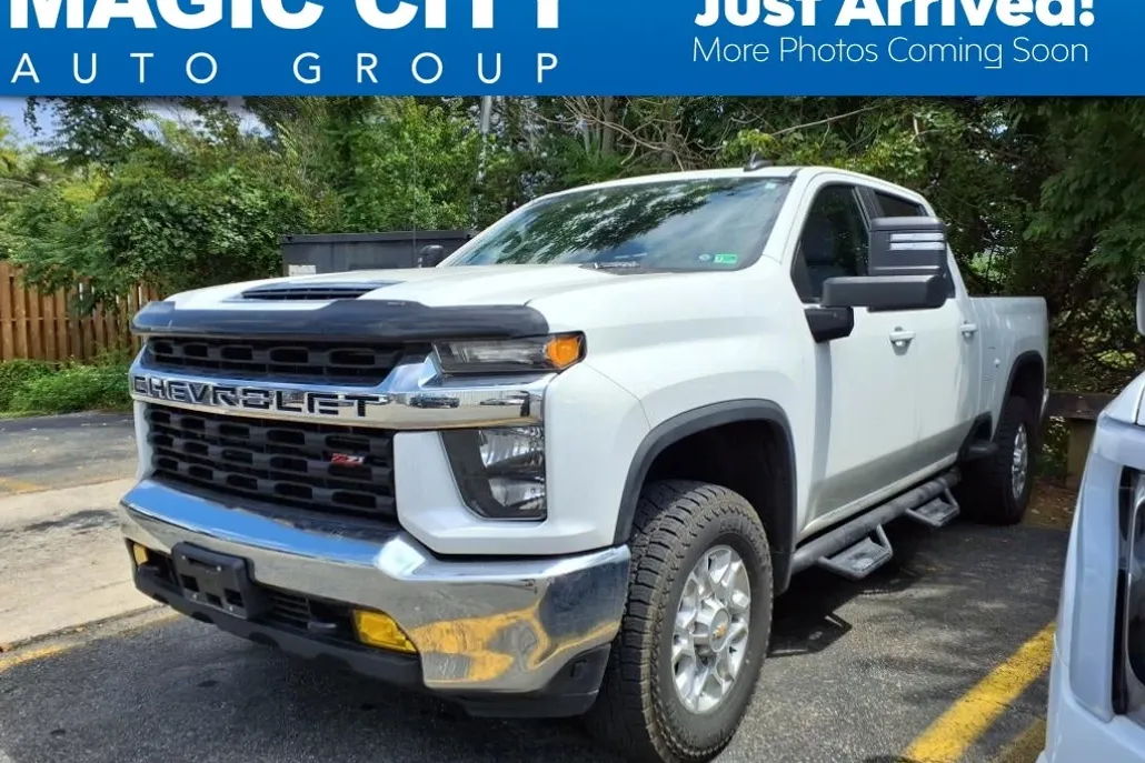 2021 Chevrolet Silverado 3500HD LT photo 1