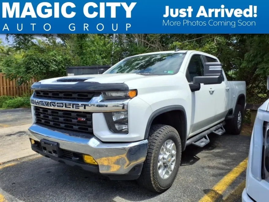 2021 Chevrolet Silverado 3500HD LT photo 1