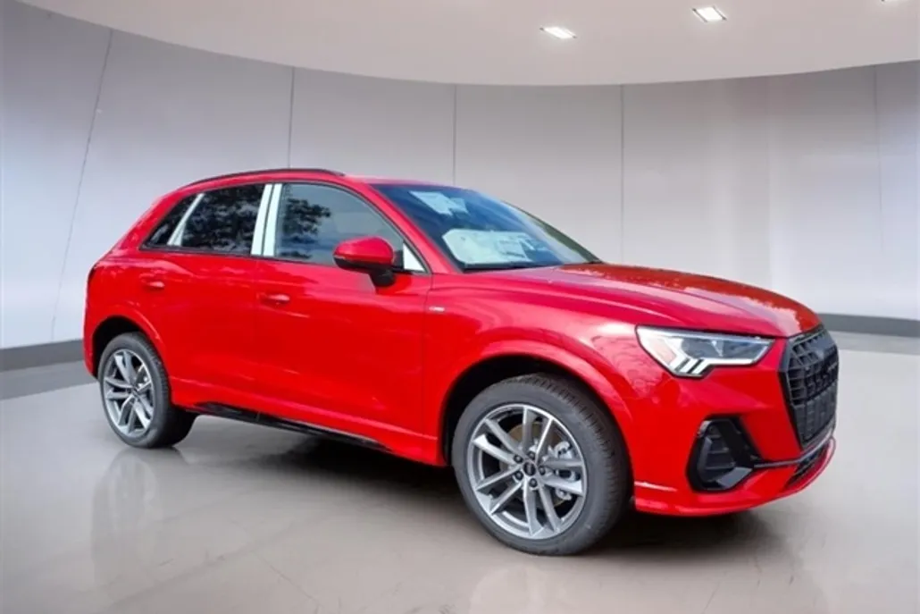 2025 Audi Q3 S line Premium photo 1