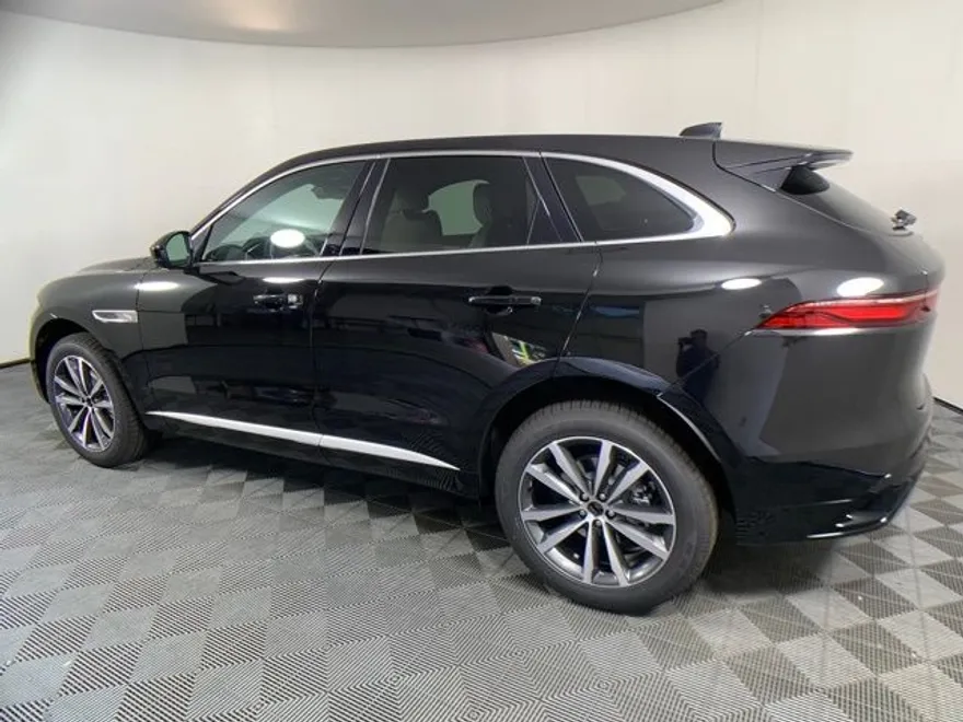 2025 Jaguar F-PACE P250 R-Dynamic S photo 1
