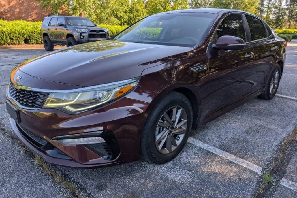 2019 Kia Optima LX photo 1