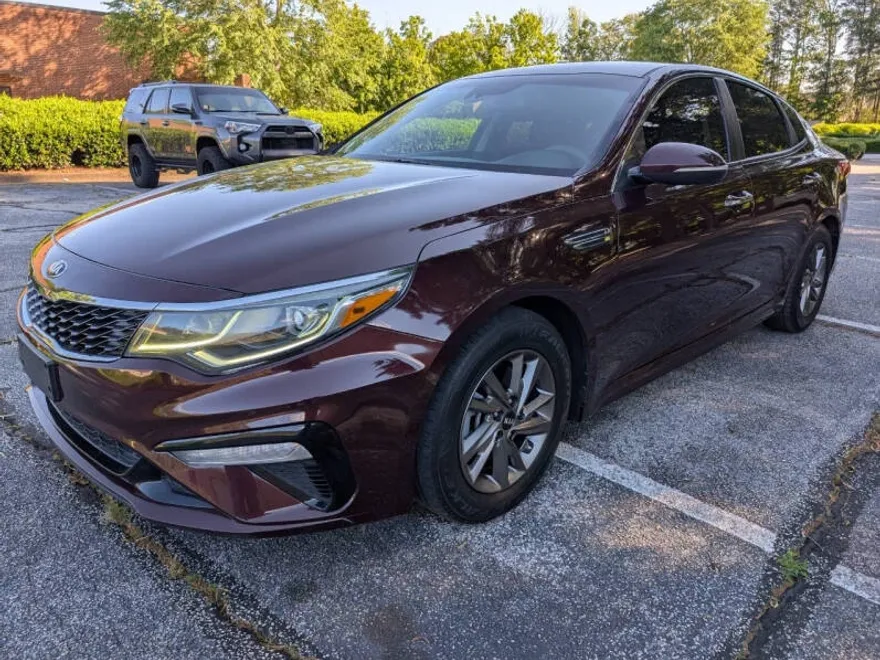 2019 Kia Optima LX photo 1