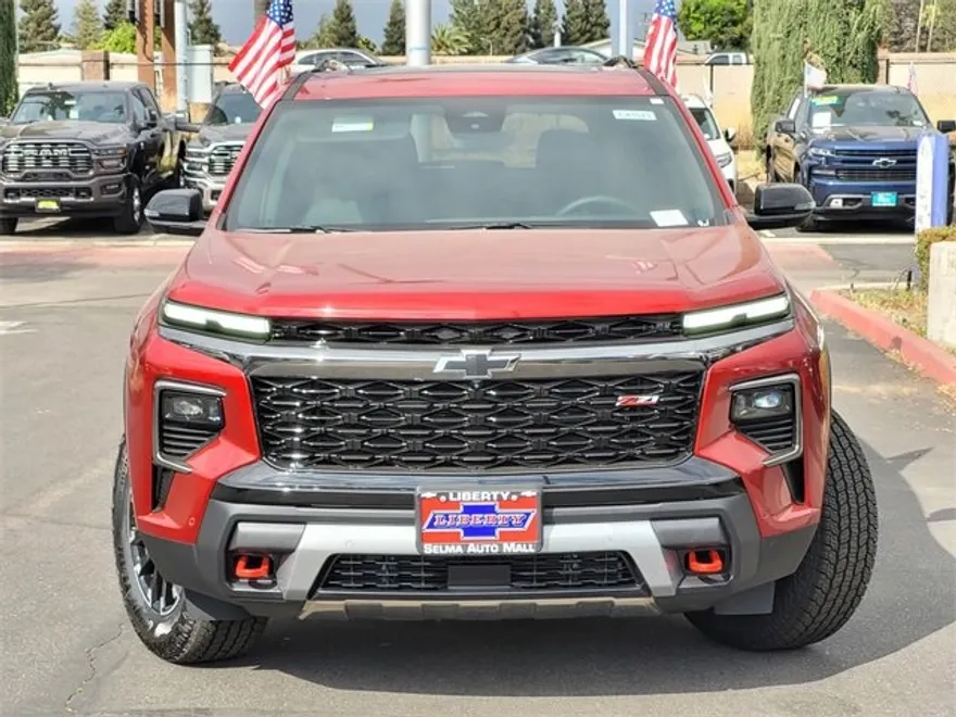 2025 Chevrolet Traverse Z71 photo 1