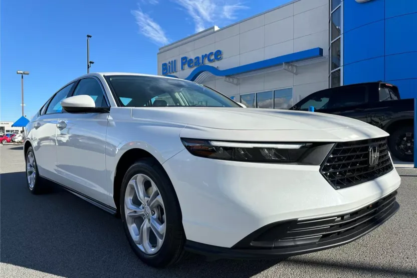 2025 Honda Accord LX photo 1