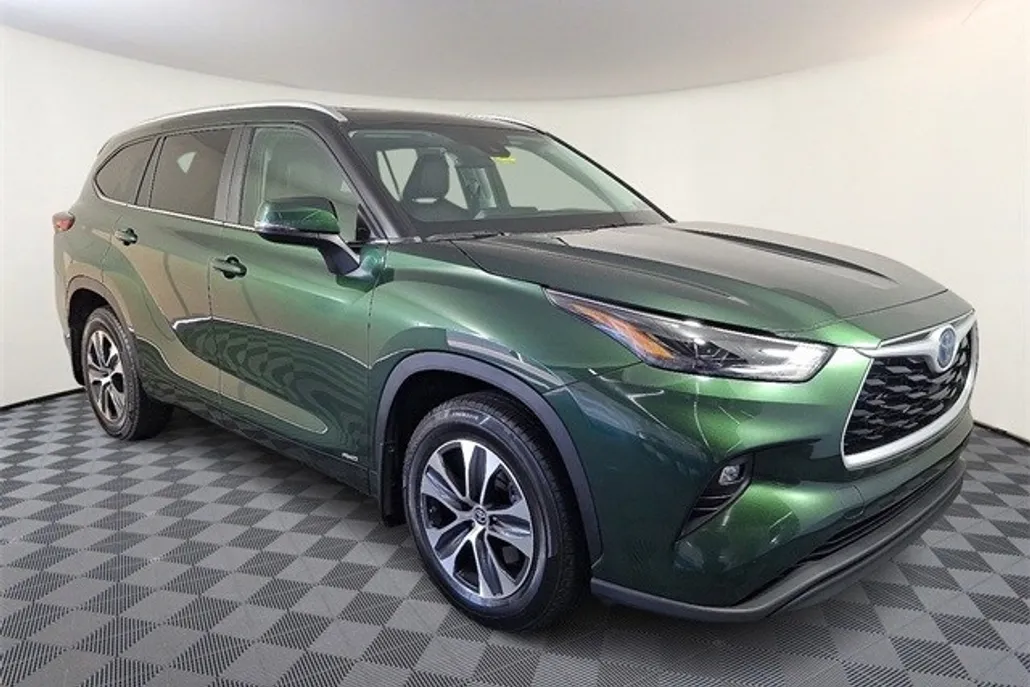 2023 Toyota Highlander Hybrid XLE photo 1