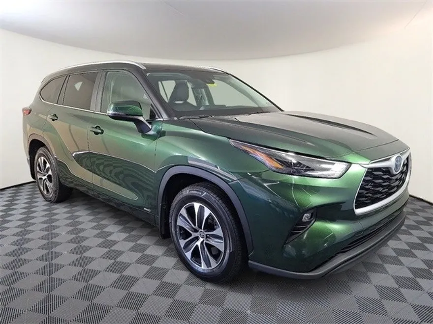 2023 Toyota Highlander Hybrid XLE photo 1