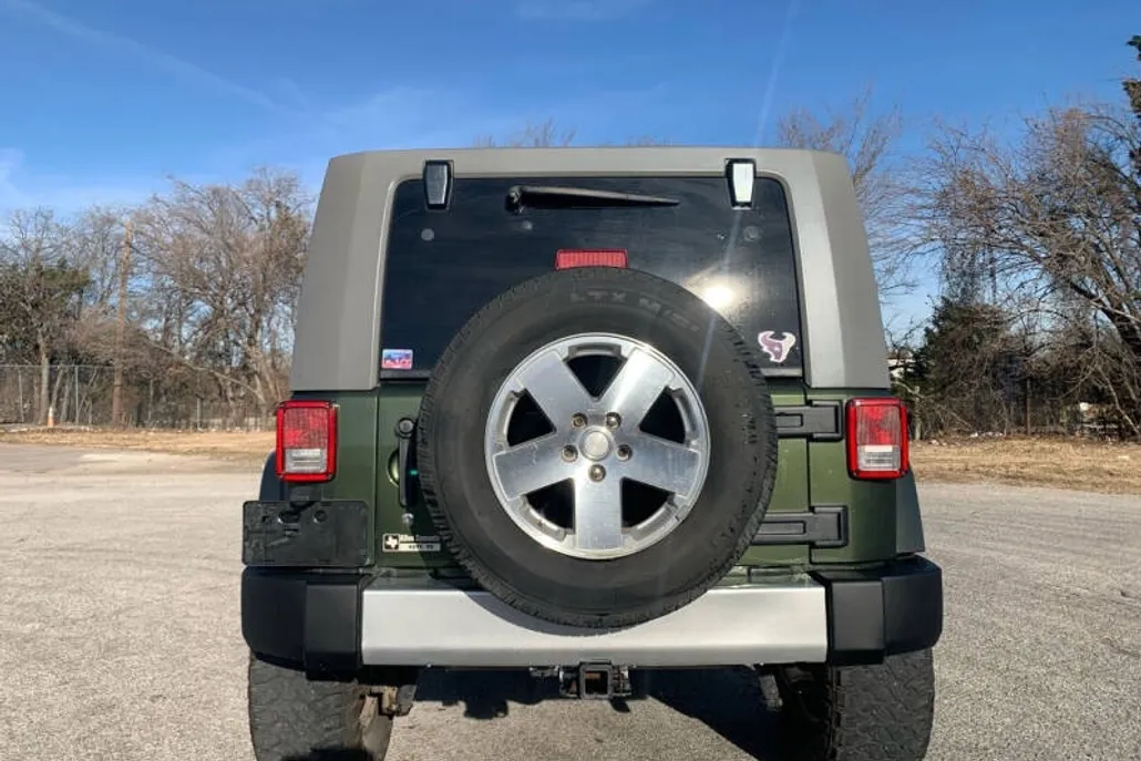 2008 Jeep Wrangler Unlimited Sahara photo 1