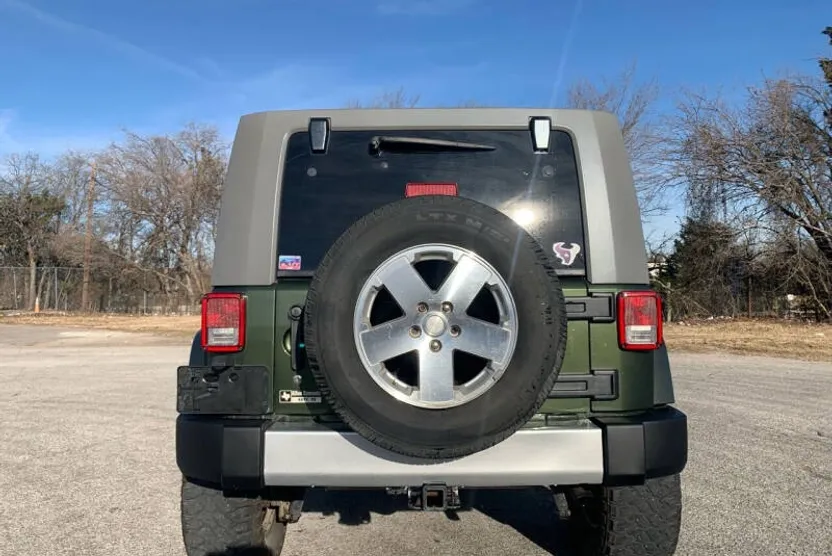 2008 Jeep Wrangler Unlimited Sahara photo 1