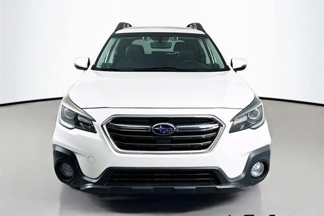 2019 Subaru Outback Limited photo 1