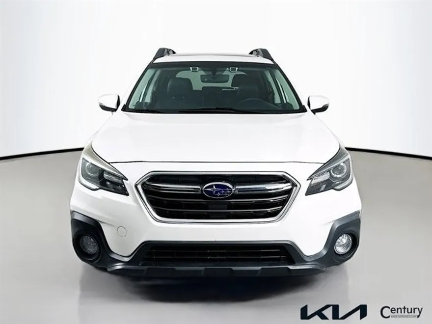 2019 Subaru Outback Limited photo 1