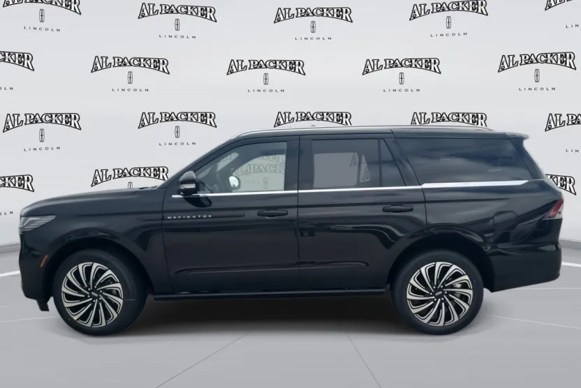 2025 Lincoln Navigator Black Label photo 1