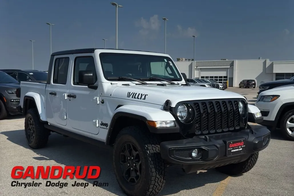 2021 Jeep Gladiator Willys Sport photo 1