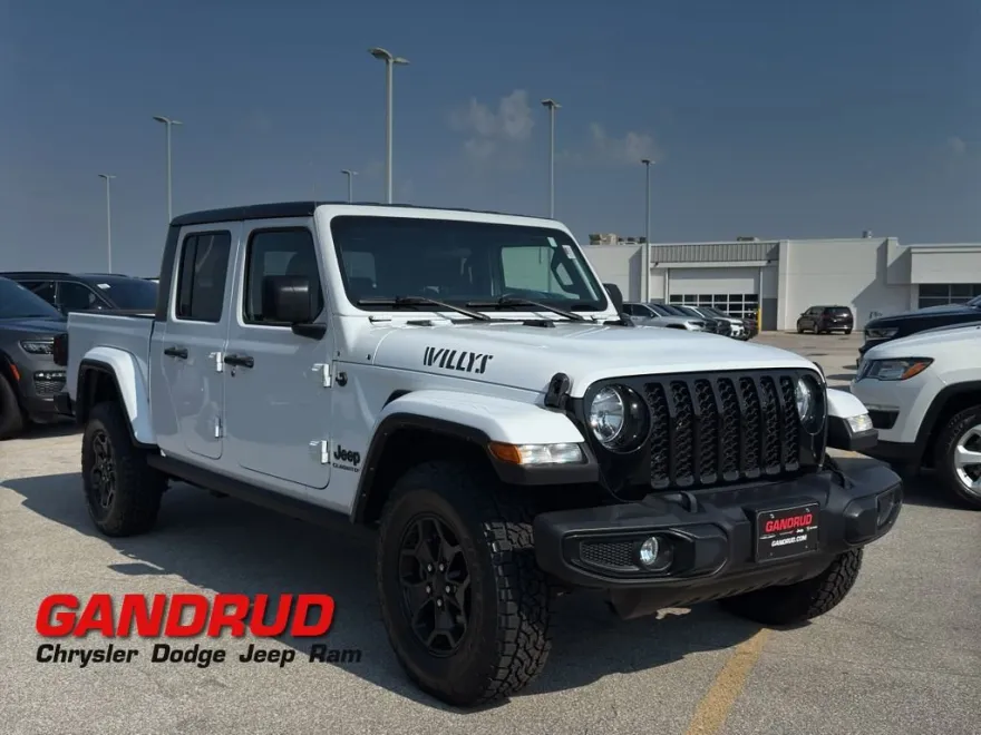2021 Jeep Gladiator Willys Sport photo 1