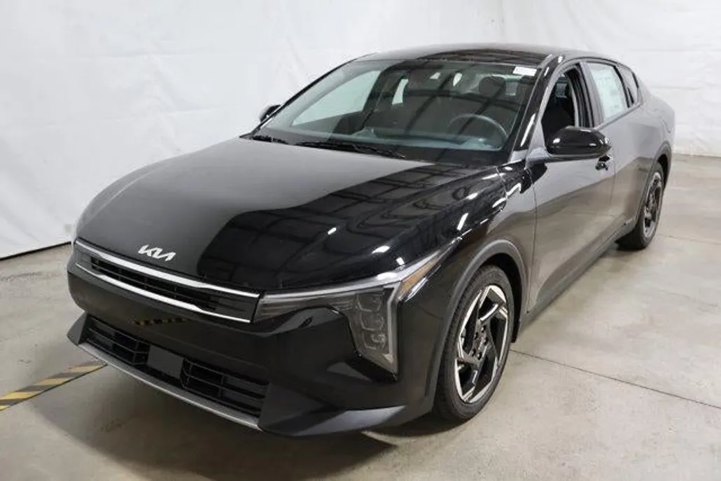 2025 Kia K4 EX photo 1