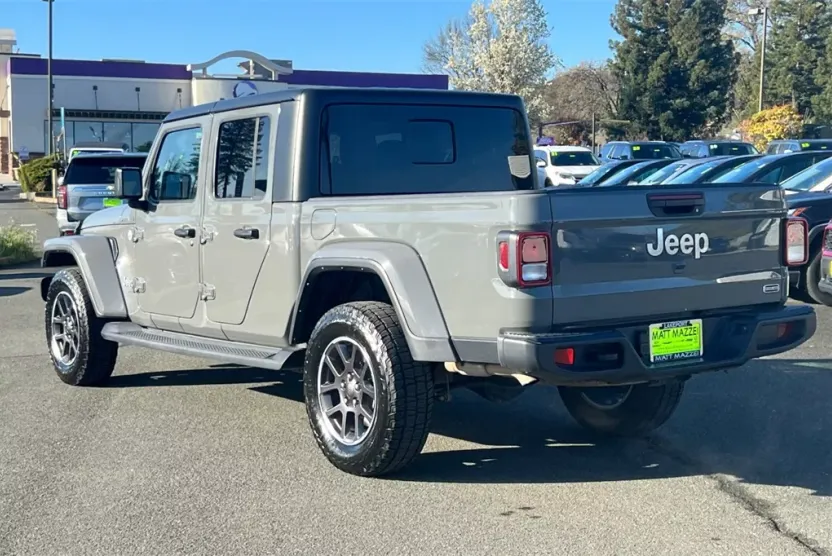 2022 Jeep Gladiator Overland photo 1