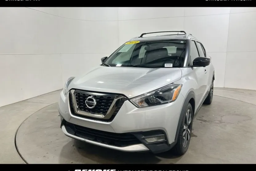 2019 Nissan Kicks SR photo 1