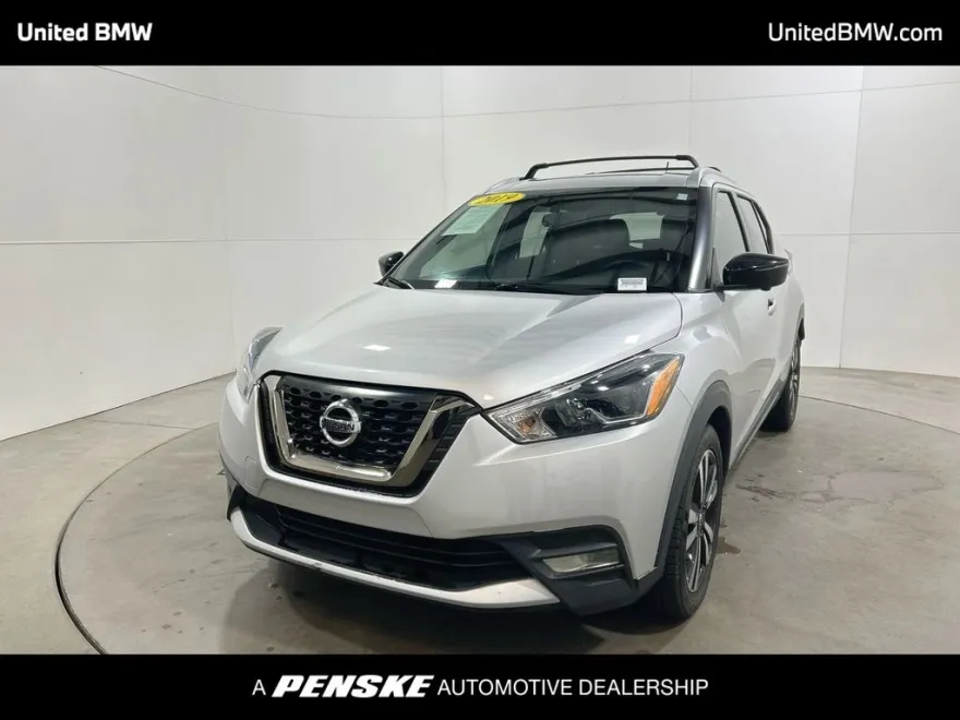 2019 Nissan Kicks SR photo 1
