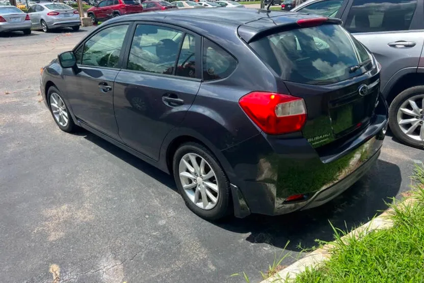 2013 Subaru Impreza 2.0i Premium photo 1