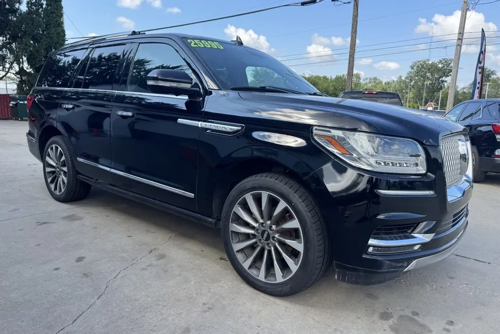 2018 Lincoln Navigator Select photo 1