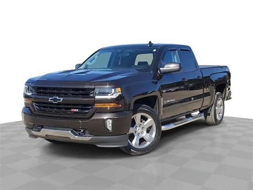 2018 Chevrolet Silverado 1500 LT photo 1