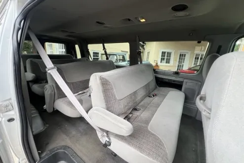 1999 Ford E-350 photo 3