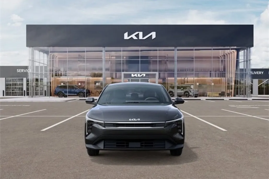 2025 Kia K4 LXS photo 1