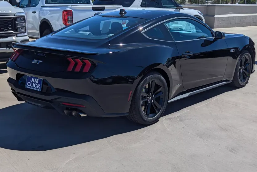 2025 Ford Mustang GT photo 1
